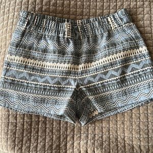 Multicolor shorts w/pockets